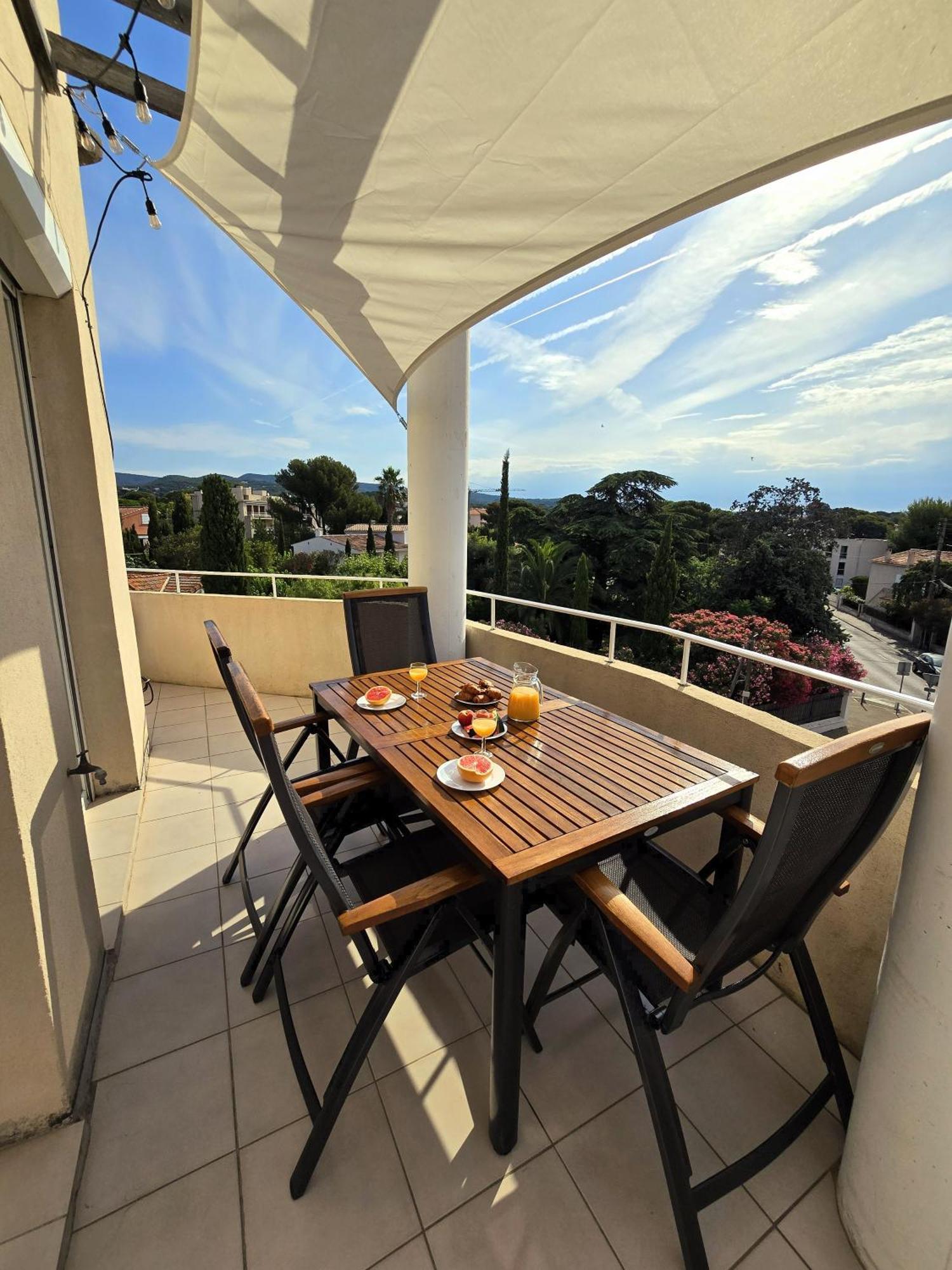 Appartement Vue Mer Avec Parking Ferme ลาซิโอตาต์ ภายนอก รูปภาพ